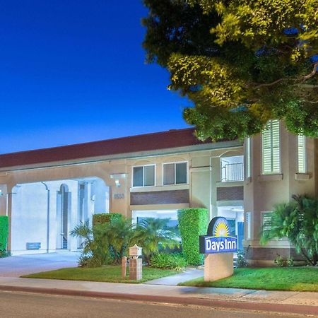 Days Inn By Wyndham Near City Of Hope Duarte Экстерьер фото