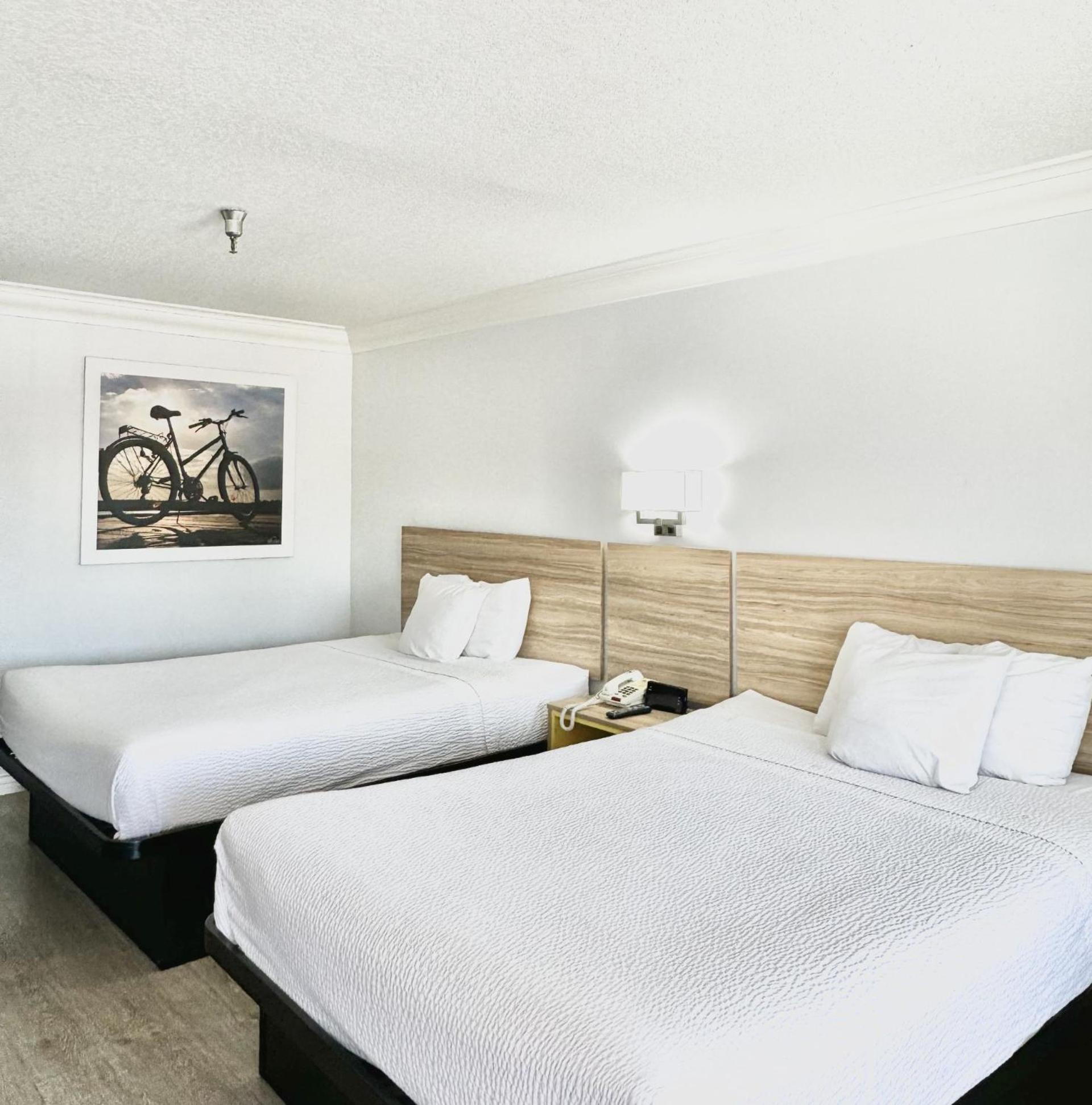 Days Inn By Wyndham Near City Of Hope Duarte Экстерьер фото